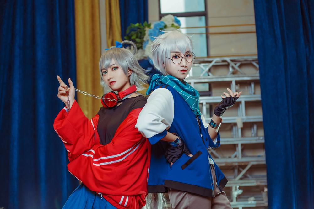 姆拉迪奇在前南刑庭首次庭审中表示对他的指控是荒谬的‘中文解说’